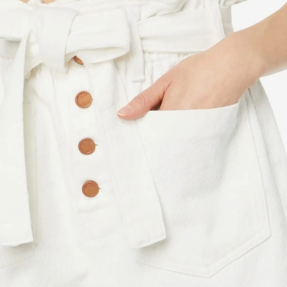 NEW Blank NYC White Twill Paperbag Shorts in Far Away White size Small - Picture 2 of 11